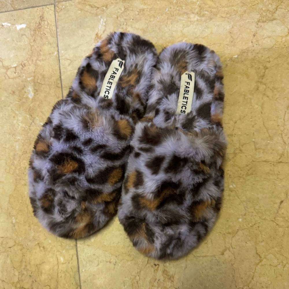 Fabletics purple leopard print slippers